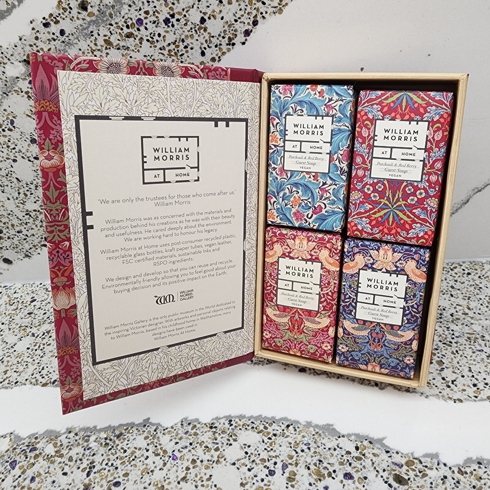 NIB William Morris Patchouli & Red Berry Guest Soaps (Set of 4) NWT